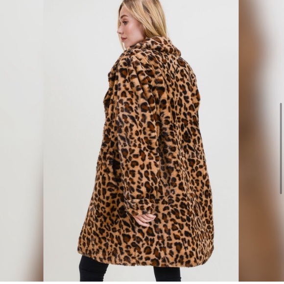 Love Tree Faux Fur Leopard Jacket - Picture 6 of 10
